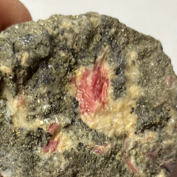 Pyroxmangite, Brazil