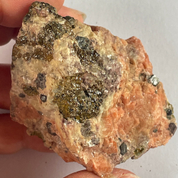 Uranopyrochlore, Canada