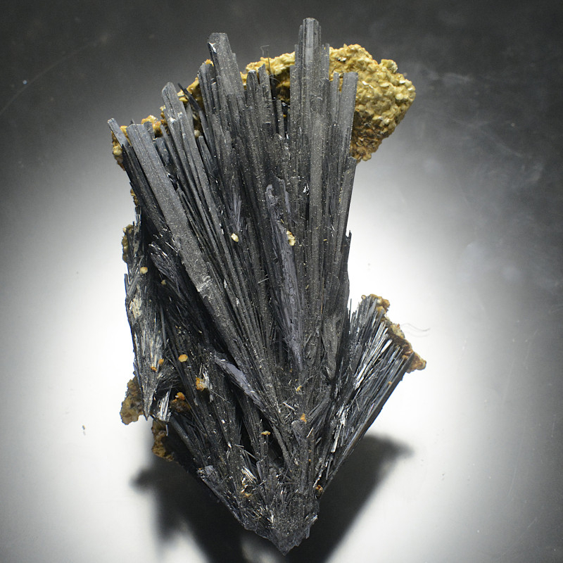 Stibnite, Romania