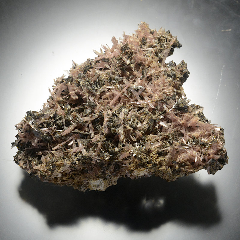 Hubeite and inesite, China