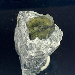 Narsarsukite, Canada