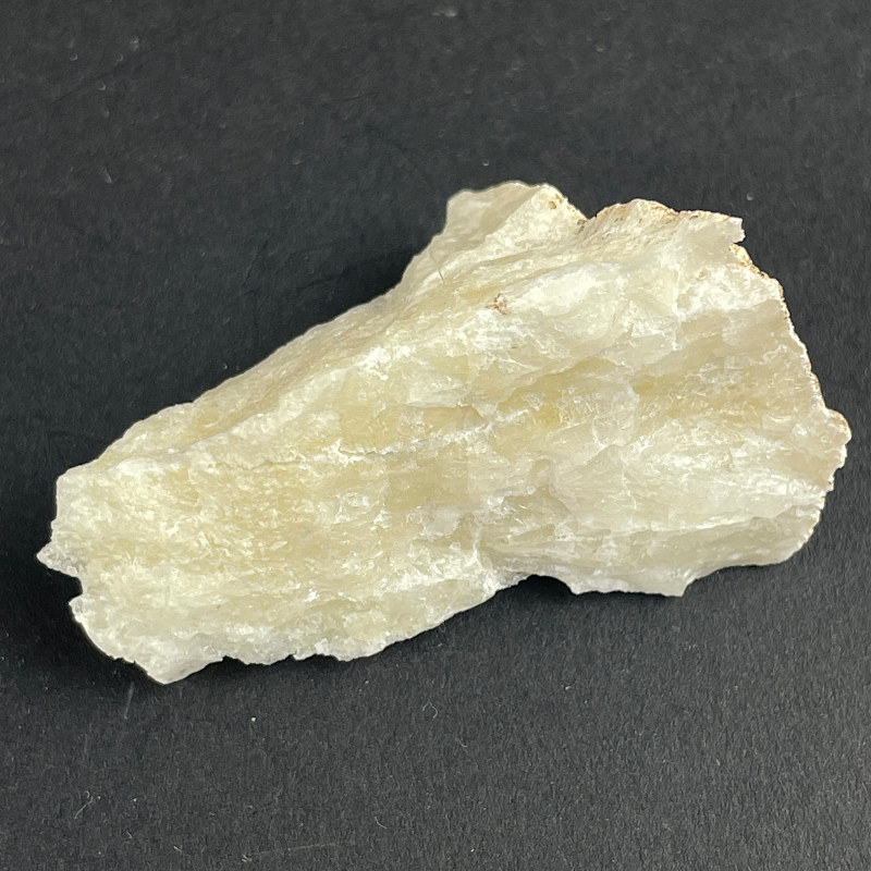 Suolunite, Oman