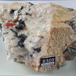 Apuanite