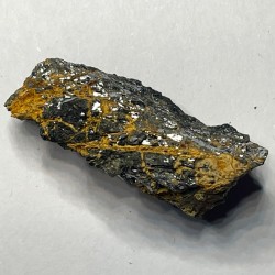 Karibibite, Schneiderhohnite et Löllingite