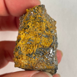 Karibibite, Schneiderhohnite and Löllingite, Brazil