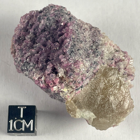 HAMBERGITE Mt Ibity, Madagascar.